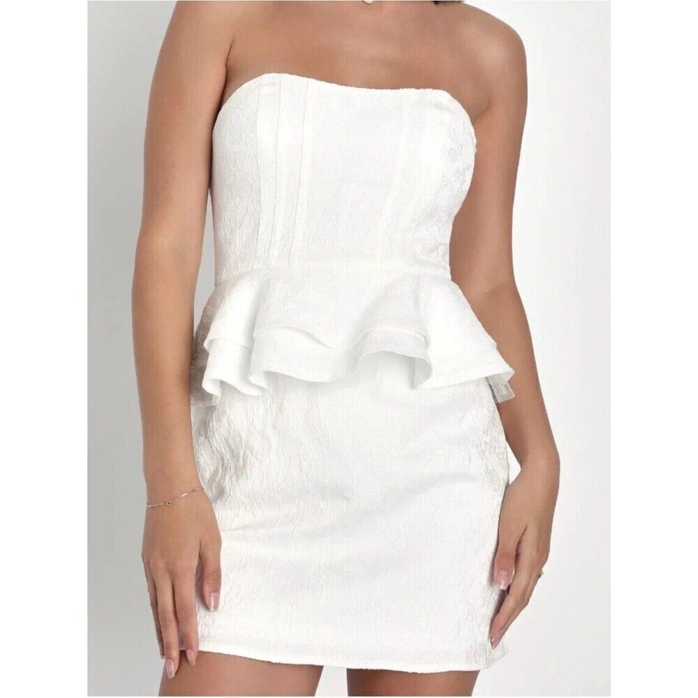 Lulus Radiant Attraction White Jacquard Strapless Peplum Mini Dress Size M